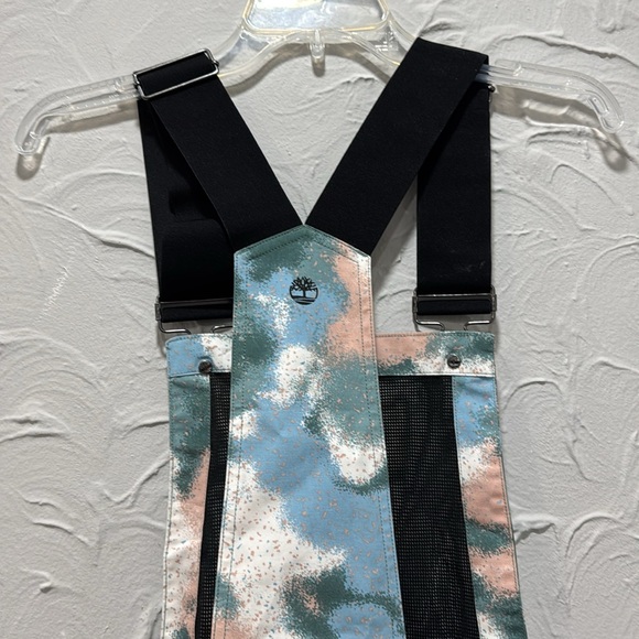 Timberland Camouflage Print Overalls Shorts - Sizes: XS, Small - Picture 6 of 8
